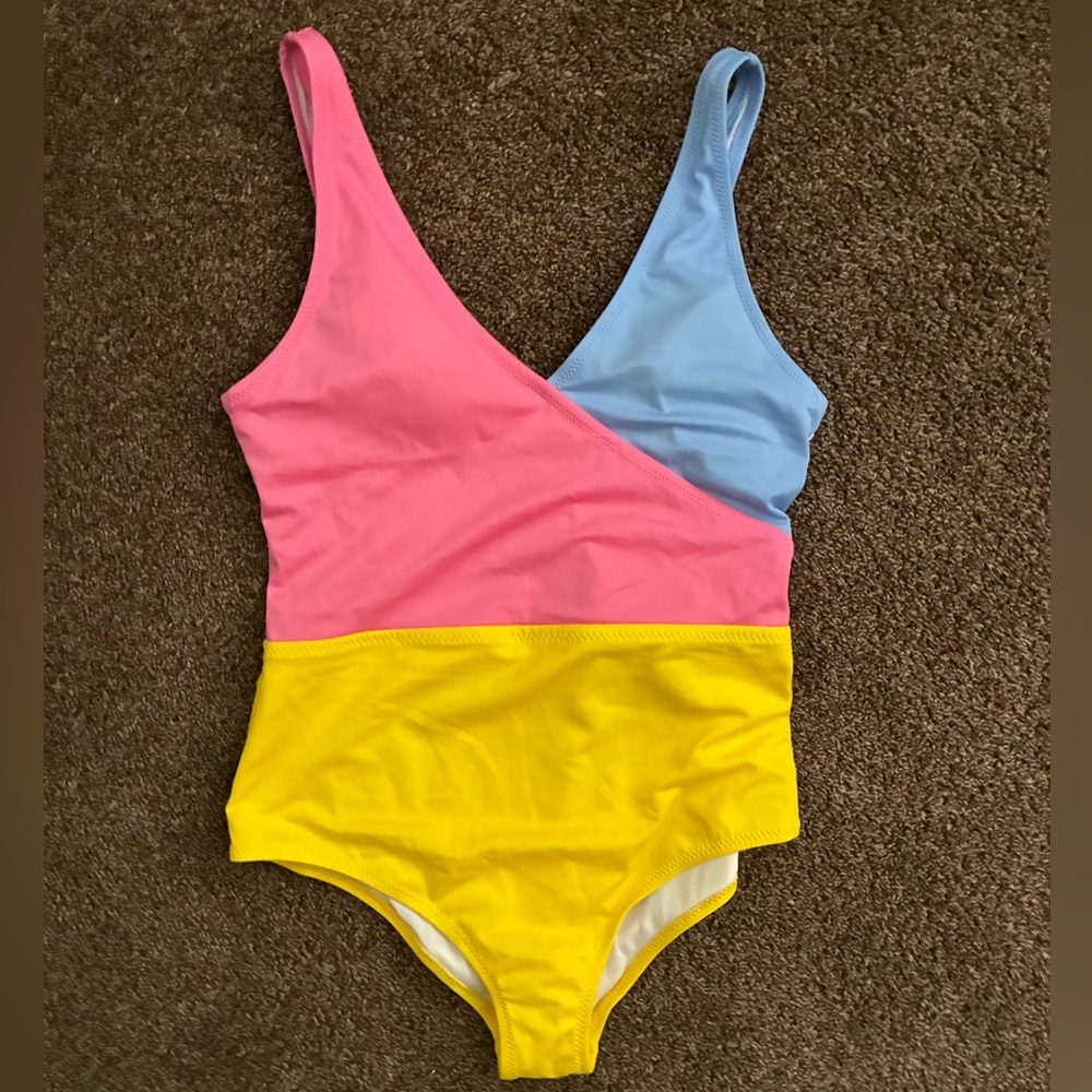 Women’s Crane Colorblock One Piece Swimsuit, Size Medium
